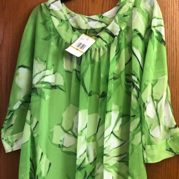 3 for 15 Jones Wear green print top with camisole - Picture 1 of 4